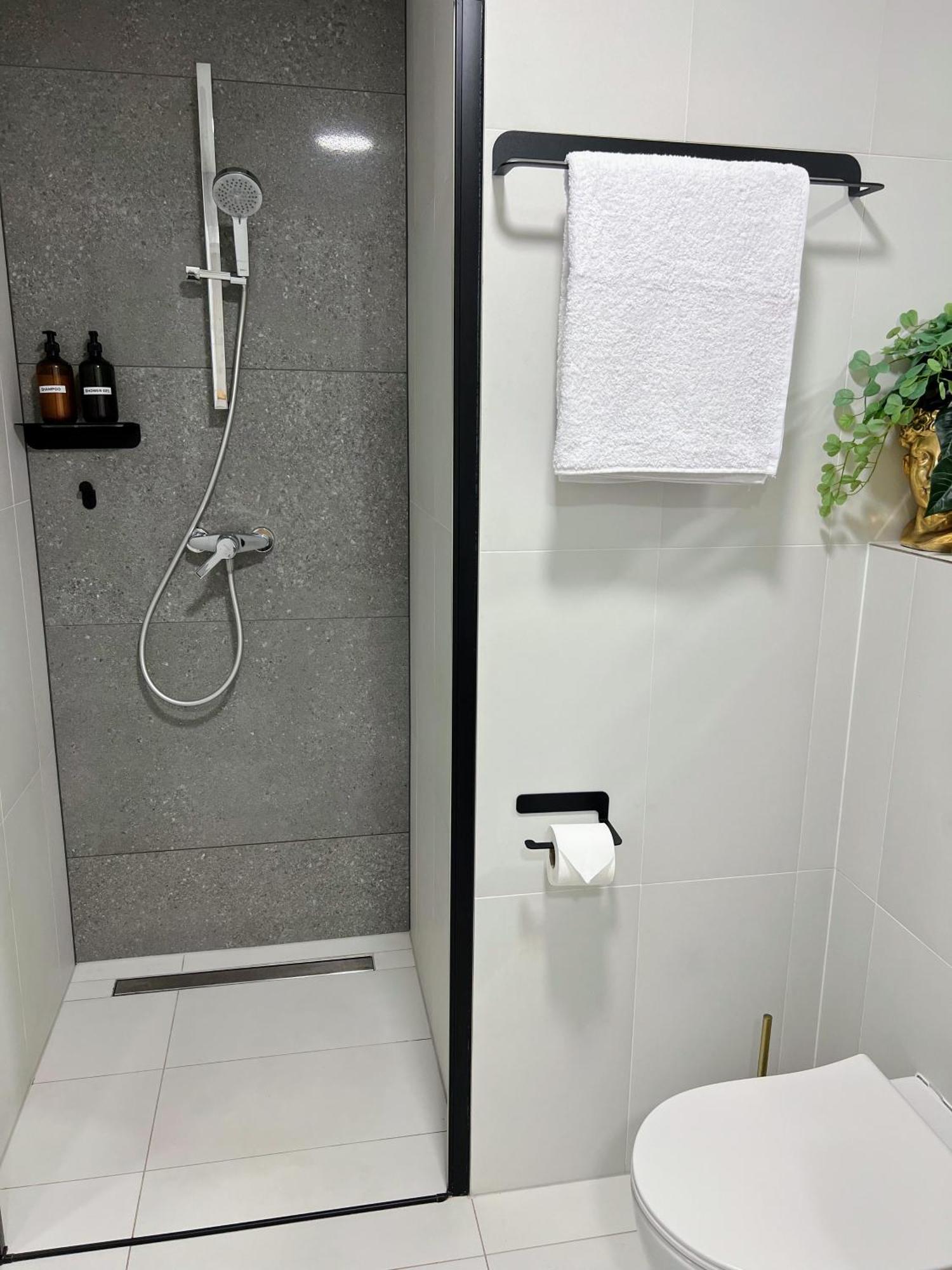 Jasminn Apartments Praha Bagian luar foto
