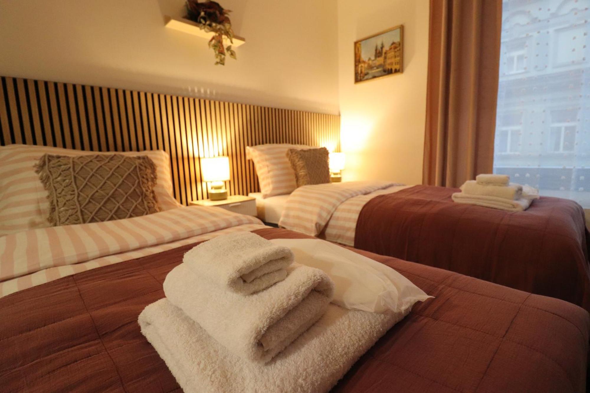 Jasminn Apartments Praha Bagian luar foto